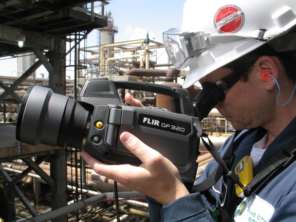 Тепловизор для поиска утечек газа Flir GF320